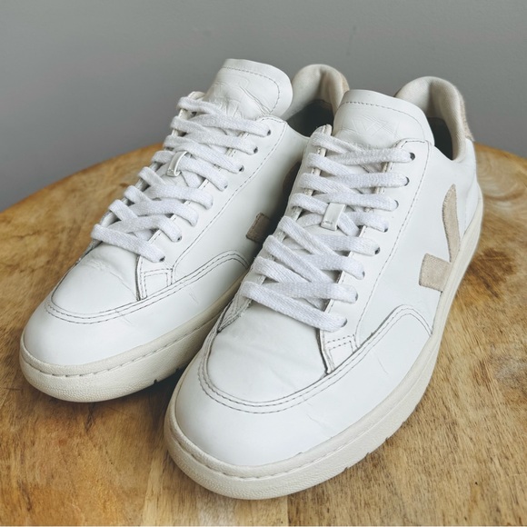 Veja V12 Sneakers Women Size 9 White Beige Learher Lace Up Shoes - Picture 3 of 13